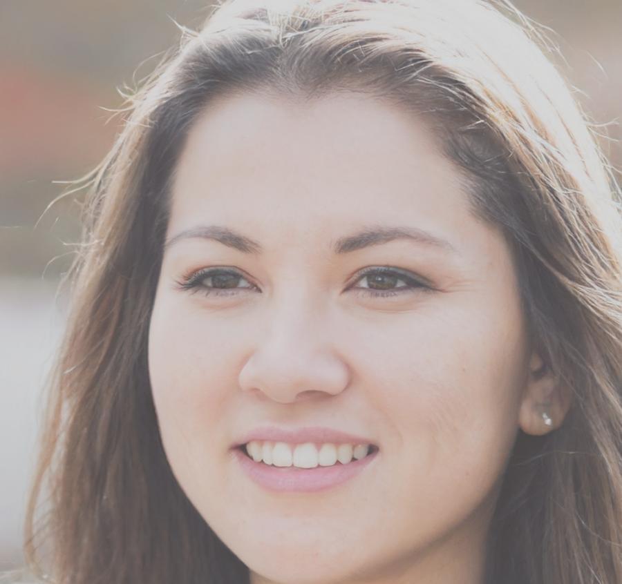 Portrait of Isla Kempinski, Lead Financial Analyst